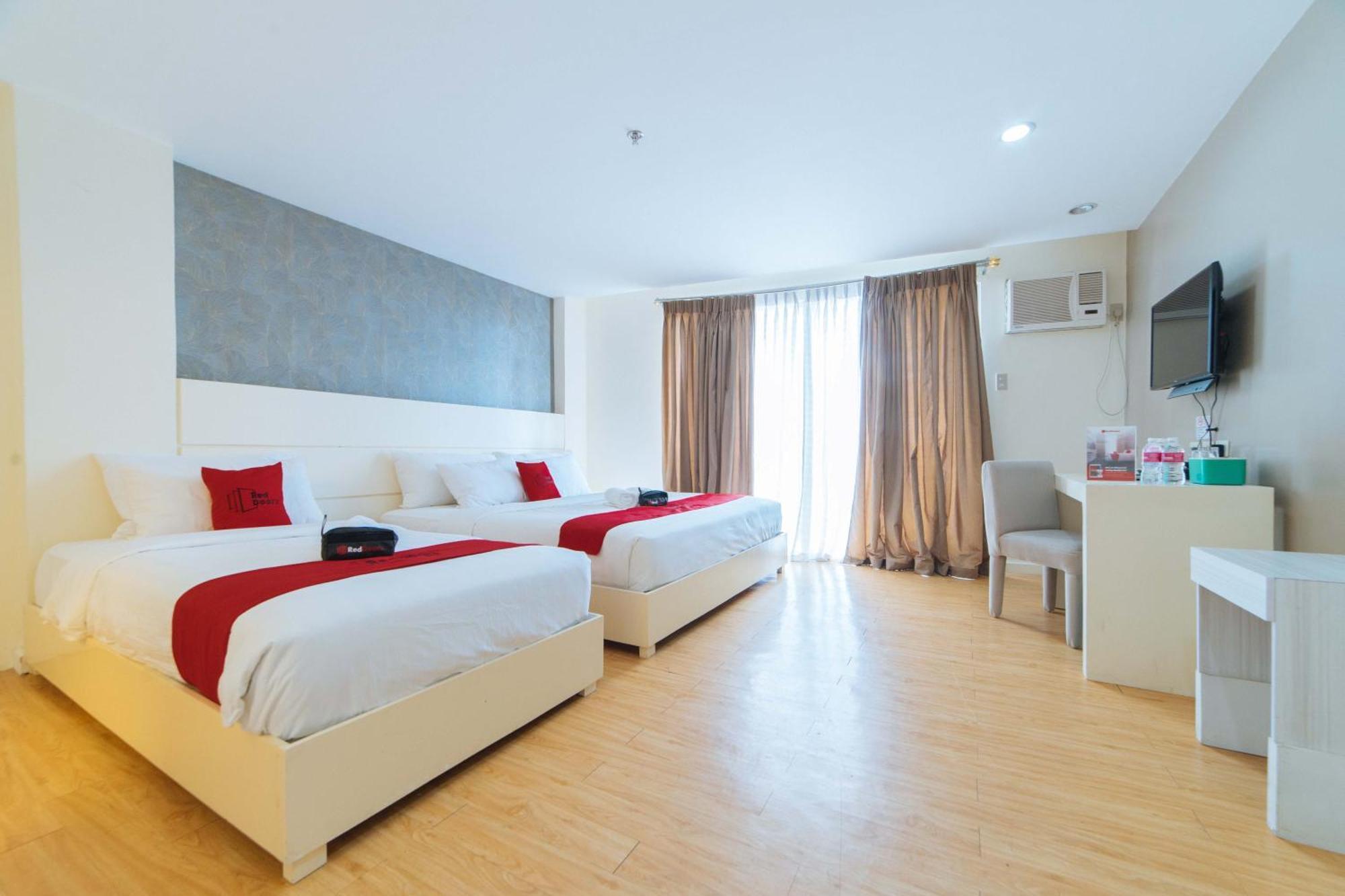 Reddoorz Plus At Hotel Metro Kalibo Extérieur photo